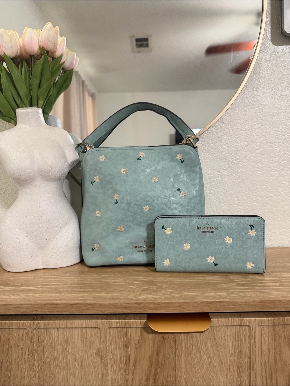 Kate spade Darcy daisy embroidered small bucket bag with matching wallet